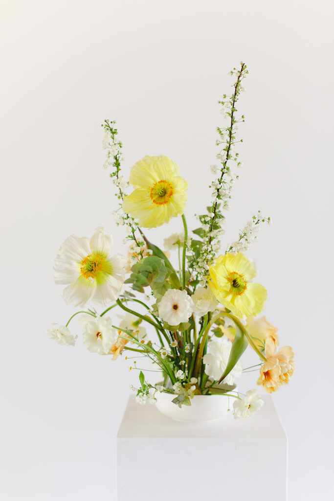 Composition florale avec un kenzan, formation bases florales pour novices 
