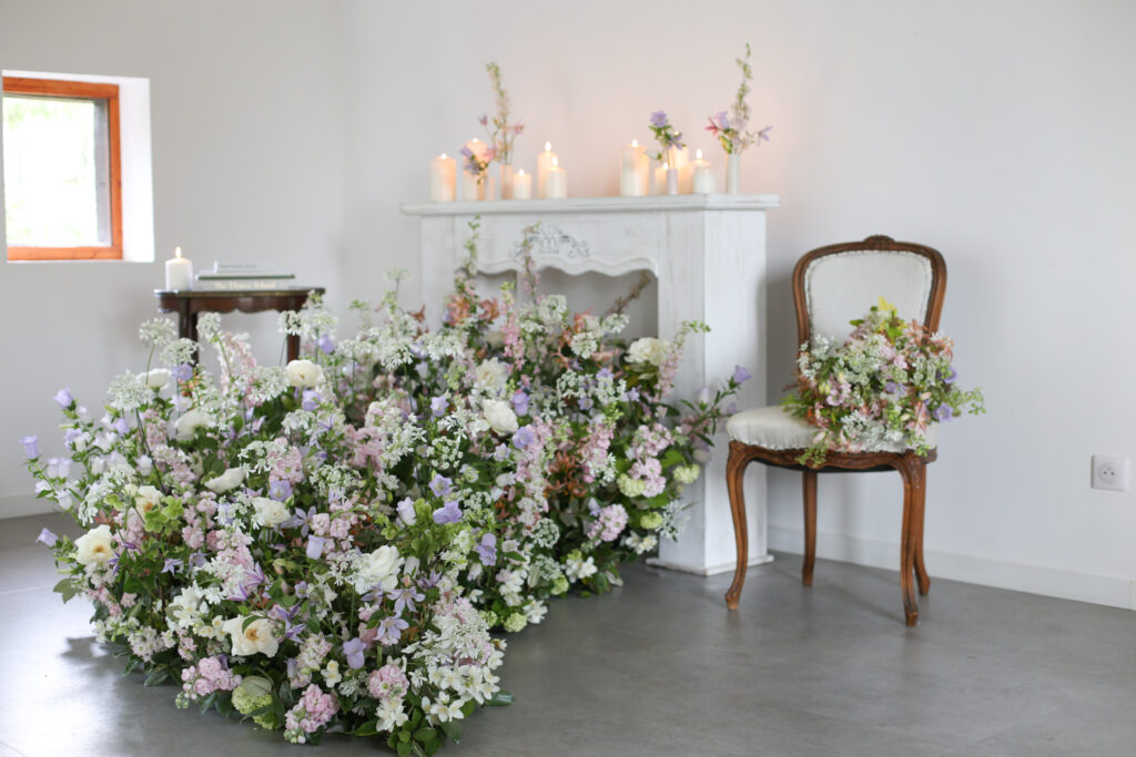 Décor floral cheminée